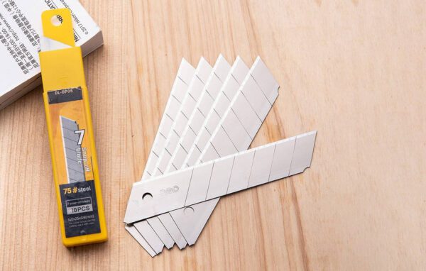 Cutter 25mm 10 pcs blade head Deli Tools EDL-DP05 (silver) - Image 10