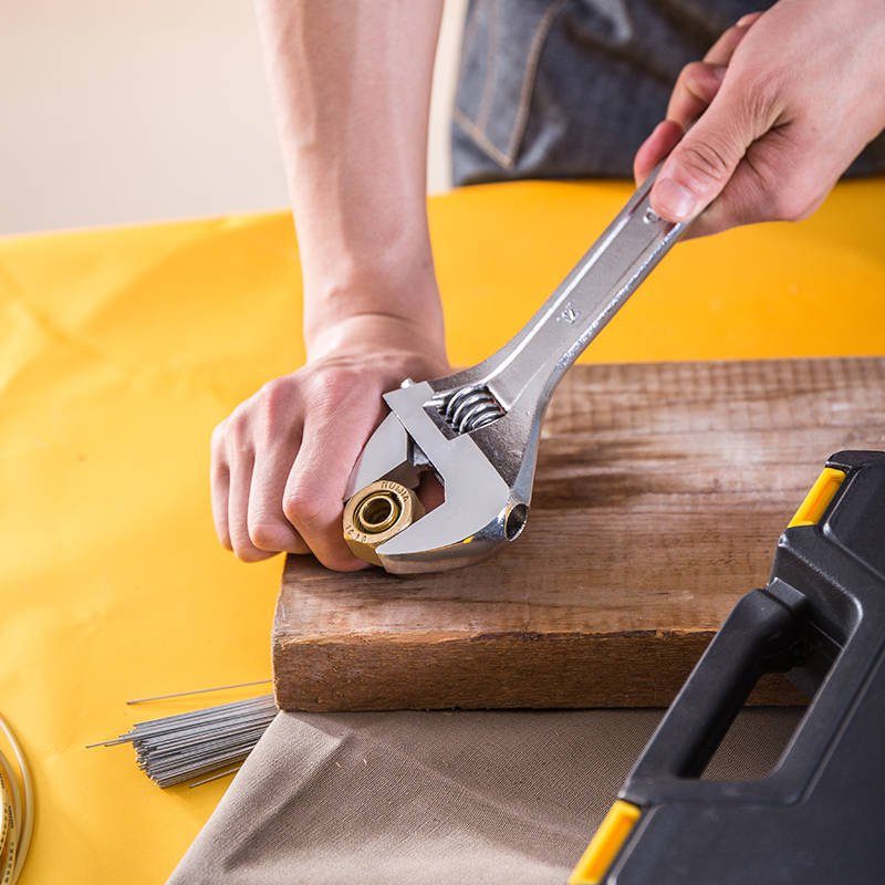 Adjustable Spanner 12" Deli Tools EDL012A (silver) - Image 3