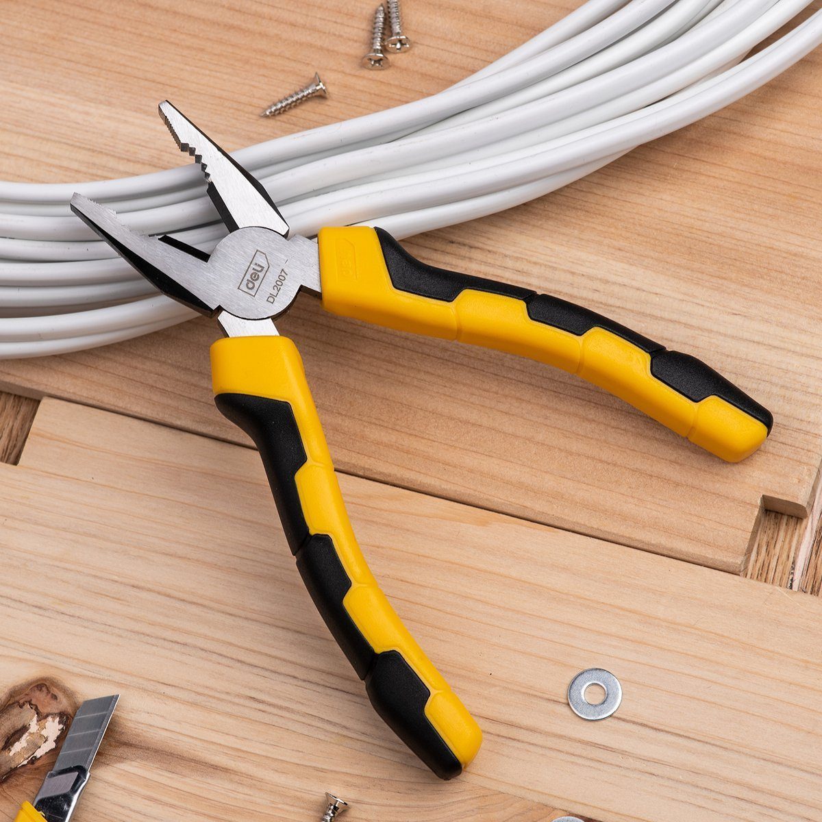 Combination pliers 7" Deli Tools EDL2007 (yellow) - Image 4