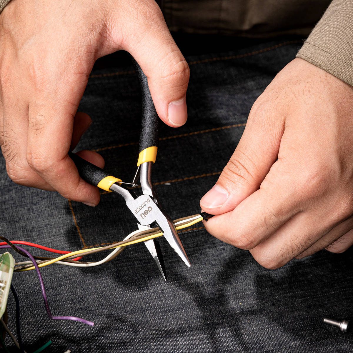 Mini Pliers 5" Deli Tools EDL20026 (yellow) - Image 4